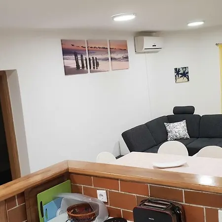 Apartma Jelka *