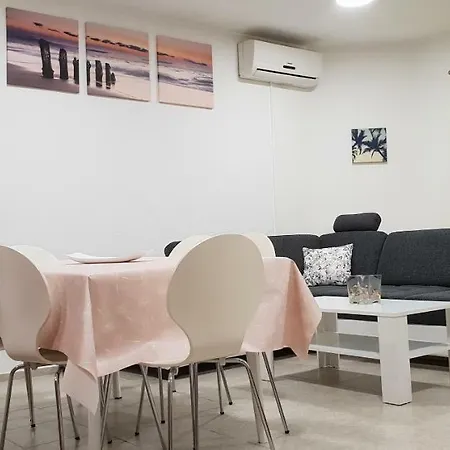 Apartma Jelka